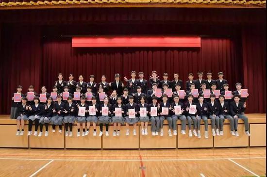 让世界充满爱合唱视频,合唱视频传递温暖力量